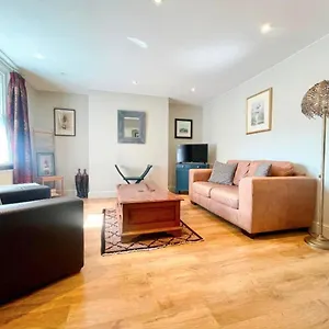 Apartment Cheltenham Central Apartment, Parking, Close Bars & Restaurants, Cheltenham