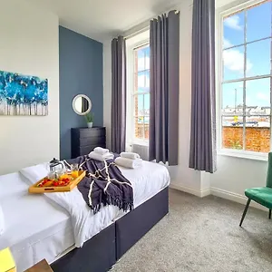 Apartment Margaret's Ground By Fortuna, Cheltenham