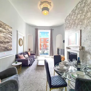 Apartment Margaret's Terrace By Fortuna, Cheltenham