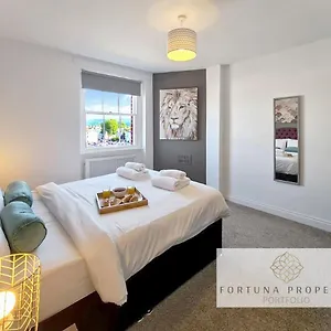 Apartment Margaret's Loft By Fortuna, Cheltenham